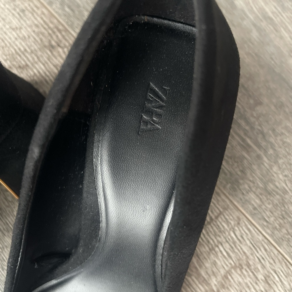 Zara Black Block Heel Shoes with Gold Accent - Picture 2 of 10